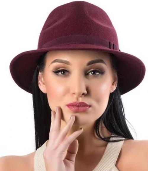 5 моделей шапок для женщин 40+. 8 лучших зимних головных уборов для женщин 40+