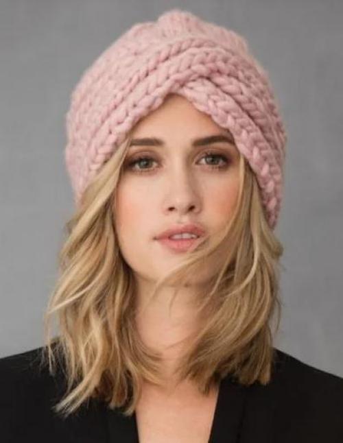 5 моделей шапок для женщин 40+. 8 лучших зимних головных уборов для женщин 40+