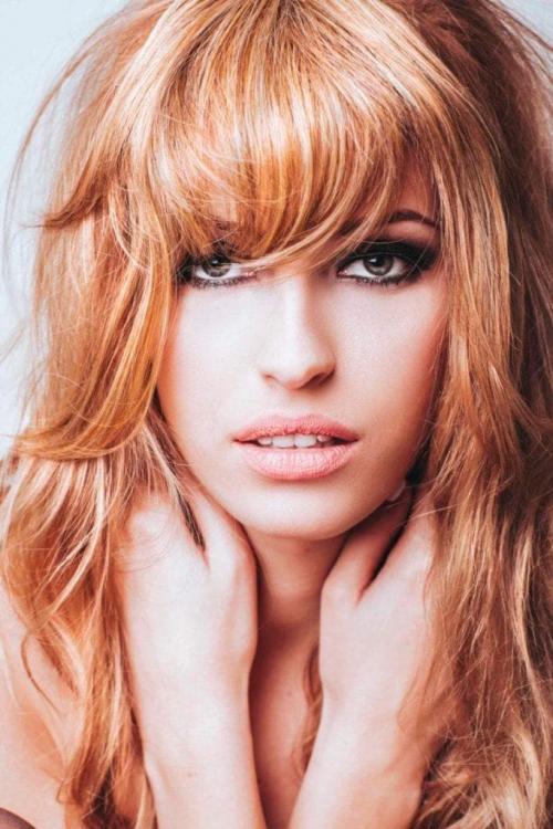 Удлиненная челка на вьющиеся волосы. Нужна ли челка на волнистые волосы