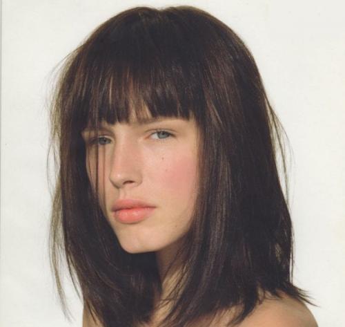 Стрижки на средние волосы с челкой без укладки. Стрижки на средние волосы без укладки