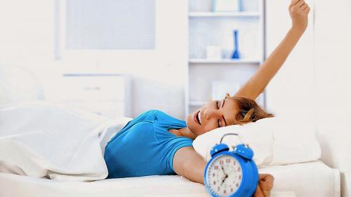 Лучшие упражнения зарядки для сохранения активности и здоровья. Особенности занятий в домашних условий 04