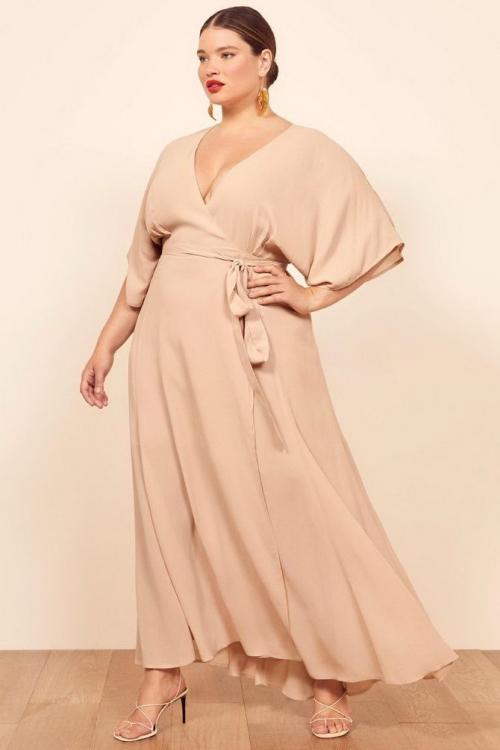 Как одеваться женщине 54 размера. Советы при выборе одежды plus-size