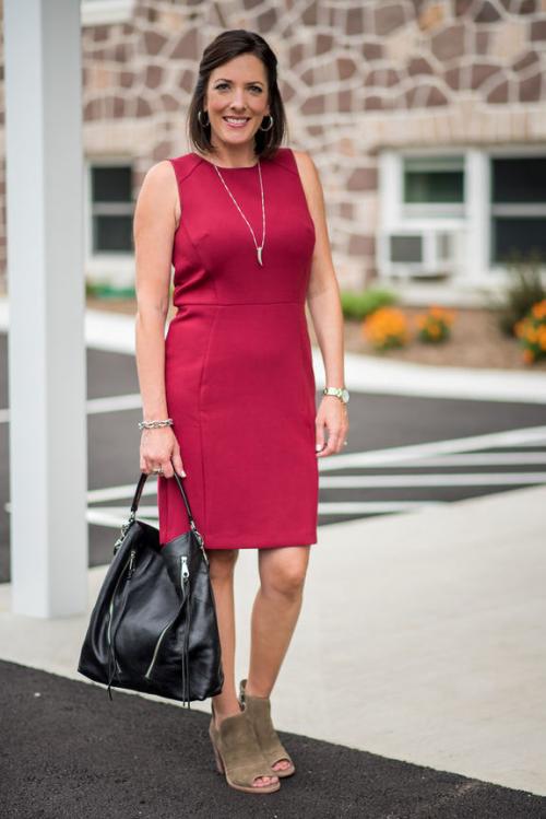 Что одеть на свадьбу женщине 45 лет. Вечернее платье для женщины за 45: что можно, а что нельзя?