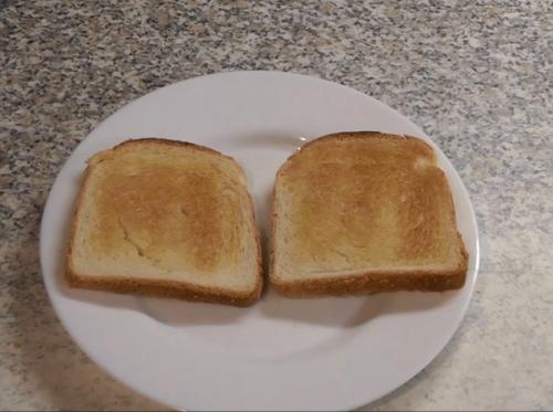 Клаб-сэндвич с говядиной. Клаб сэндвич с беконом из мраморной говядины и яйцом