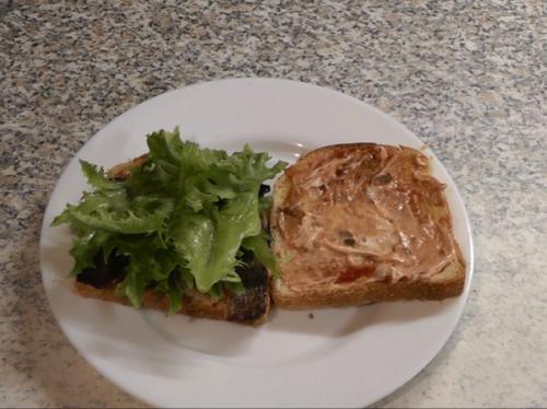 Клаб-сэндвич с говядиной. Клаб сэндвич с беконом из мраморной говядины и яйцом