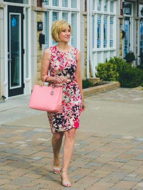 Что одеть на свадьбу женщине 45 лет. Вечернее платье для женщины за 45: что можно, а что нельзя?