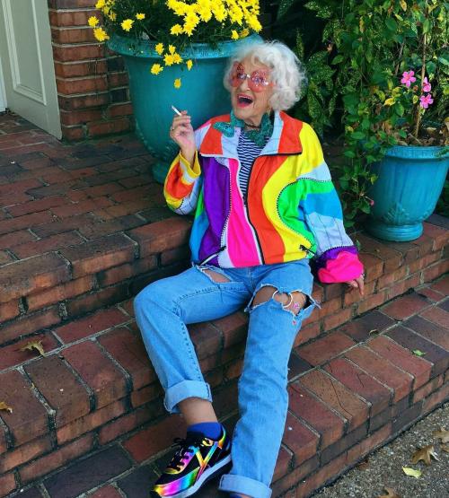 Как выглядеть красиво в 60 лет. Как после 60 выглядеть молодо и современно. Образы, которые вам понравятся