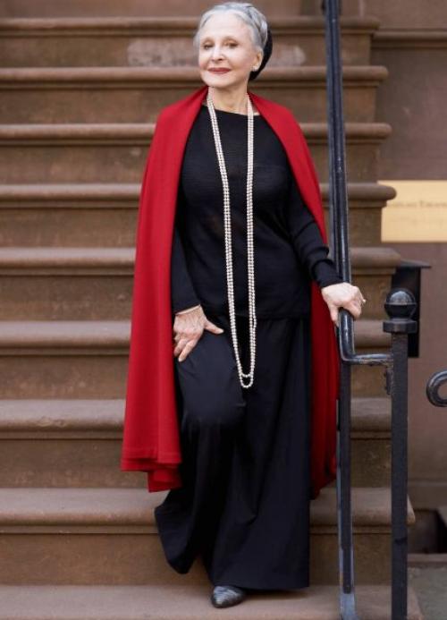 Мода для женщин за 60 в 2022 году. Обязательные составляющие гардероба