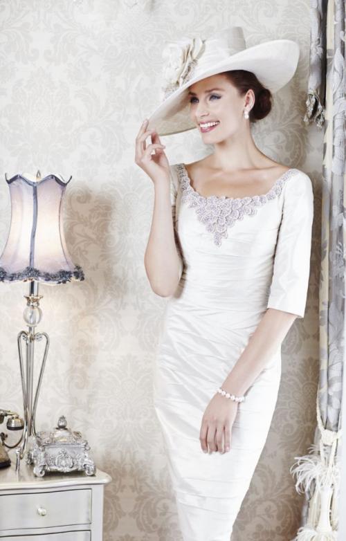 Что одеть на свадьбу женщине 50 лет. Как одеться невесте после 50