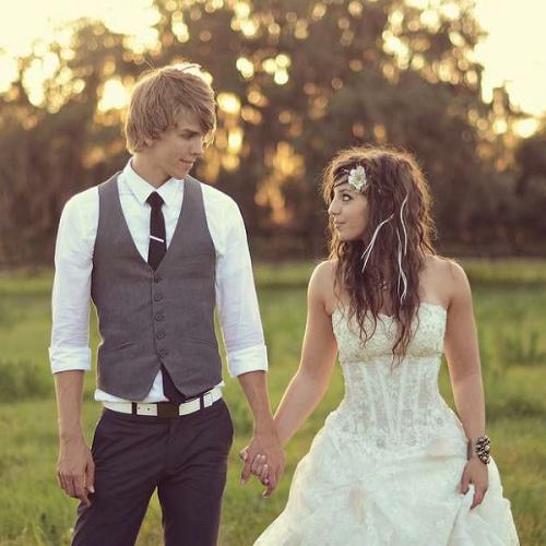 В чем пойти на свадьбу 2022. Как одеться на свадьбу летом в 2022 году?