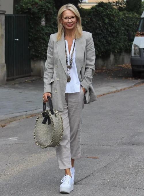 Что одеть на свадьбу женщине 50 лет. Как одеться невесте после 50 18 Что одеть на свадьбу женщине 50 лет. Как одеться невесте после 50 18