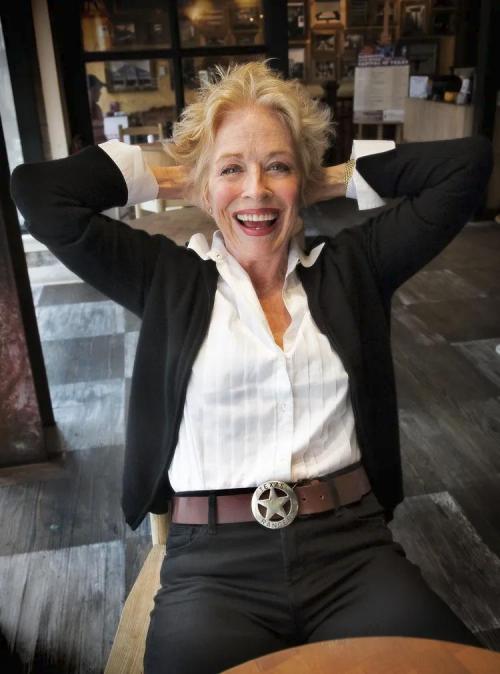 Что одеть на свадьбу женщине 50 лет. Как одеться невесте после 50 19 Что одеть на свадьбу женщине 50 лет. Как одеться невесте после 50 19