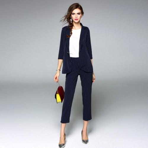 Брючный костюм на свадьбу гостье. Какие вечерние брючные костюмы для девушек на свадьбу нужно выбирать