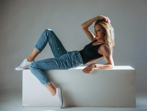 Какие бренды производят лучшие джинсы на резинке. Рейтинг лучших брендов джинсов (ТОП-10) 2025