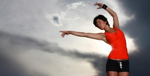 5 простых упражнений для поднятия бодрости и энергии. Повышение уровня энергии 01 5 простых упражнений для поднятия бодрости и энергии. Повышение уровня энергии 01