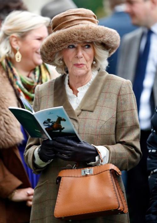 Модные шапки 2022 для женщин. Женские шапки 2022. Самые модные тренды на осень и зиму