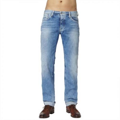 Как выглядят мужские джинсы с резинкой внизу на разных фигурах. Существующие варианты джинсов для высоких мужчин, стильные сочетания