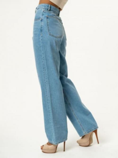 Все фасоны женских джинсов: от классики до модных трендов 05 Все фасоны женских джинсов: от классики до модных трендов 05