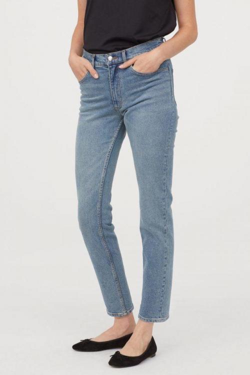 Какие фасоны женских джинсов наиболее подходящие для женщин с правильной фигурой. Силуэт джинсов