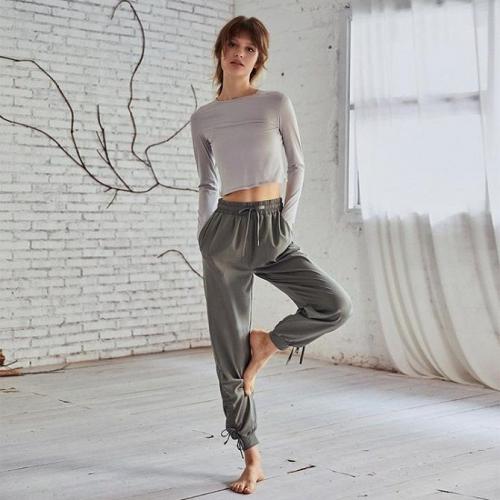 Как выбрать подходящие штаны с резинкой внизу для своего телосложения. Есть из чего выбрать: фасоны брюк с резинками для любого повода