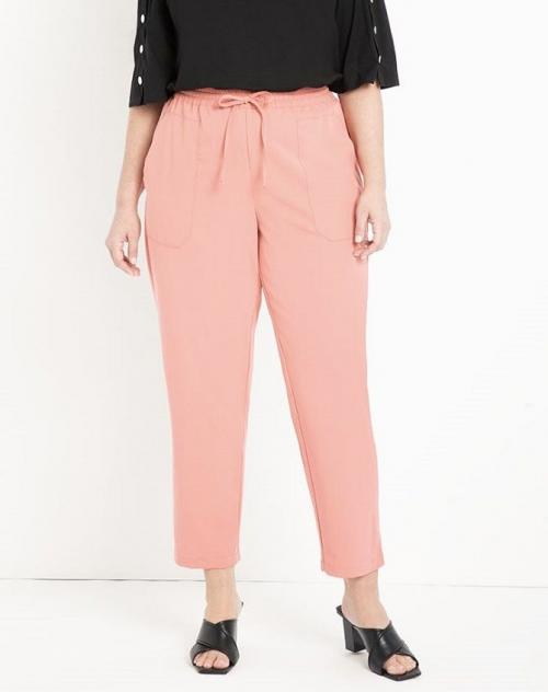 Как выбрать подходящие штаны с резинкой внизу для своего телосложения. Есть из чего выбрать: фасоны брюк с резинками для любого повода