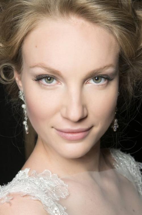 Какие тени подходят к зеленым глазам и русым волосам. Как сделать эффектный макияж обладательнице зеленых глаз и русых волос?