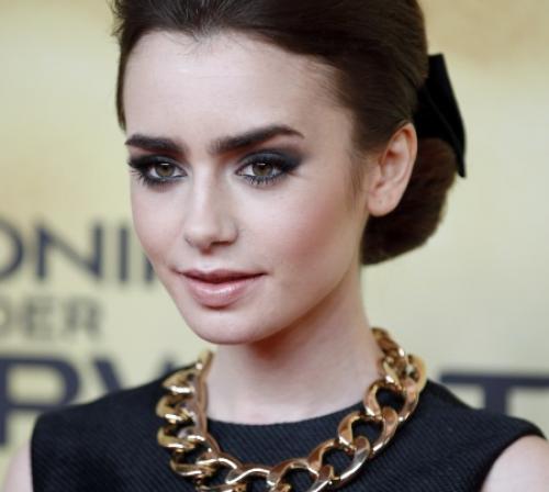 Как визуально увеличить глаза с помощью стрелок. Как увеличить глаза с помощью макияжа: стрелок, теней, подводки, карандашом, при нависшем веке. Пошаговая инструкция