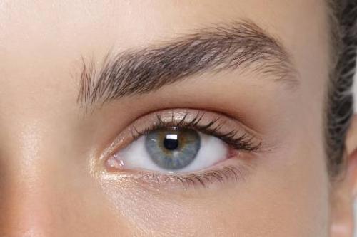 Макияж для увеличения глаз пошагово. Открытый взгляд: как с помощью макияжа сделать глаза больше?