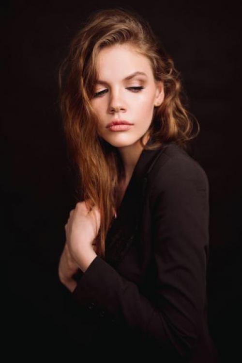 Макияж для голубых глаз с нависшим веком. Макияж для нависшего века: главные правила и лучшие советы