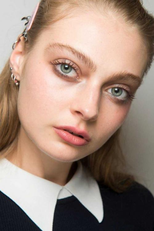 Как сделать белый макияж глаз. Светлый макияж — советы по выбору идей и видео инструкция, как правильно сделать макияж в светлых тонах (105 фото)