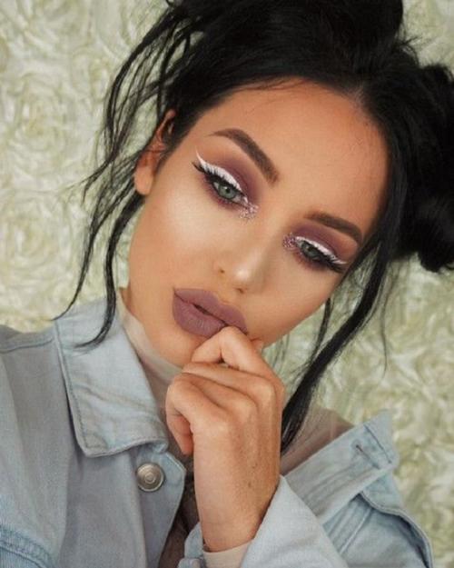 Как сделать белый макияж глаз. Светлый макияж — советы по выбору идей и видео инструкция, как правильно сделать макияж в светлых тонах (105 фото) 37