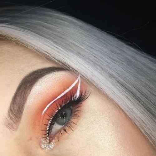 Как сделать белый макияж глаз. Светлый макияж — советы по выбору идей и видео инструкция, как правильно сделать макияж в светлых тонах (105 фото) 32