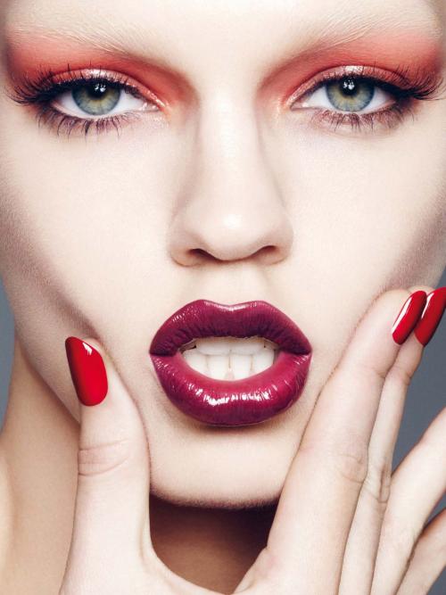 Макияж с Красными тенями. 4 макияжа с красными тенями — на примере палетки Chanel 15