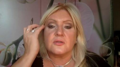 Какого цвета тени подходят женщинам 50+. Тени для омолаживающего макияжа после 50: рассказываю, какими легко омолодить взгляд 03