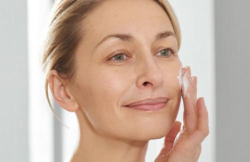 Макияж для женщин 50-60 лет. Правильный макияж для женщин после 55 –, как выглядеть моложе с помощью косметики