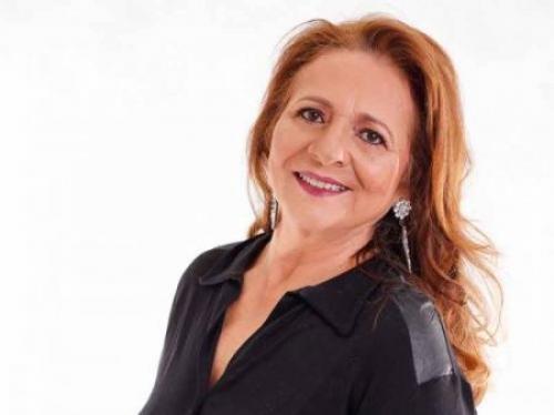 Какого цвета тени подходят женщинам 50+. Тени для омолаживающего макияжа после 50: рассказываю, какими легко омолодить взгляд 06