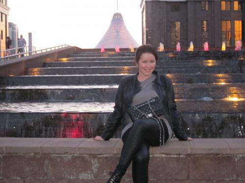 Стильная прическа как у Ким Кардашьян: подбор продуктов и инструментов 03 Стильная прическа как у Ким Кардашьян: подбор продуктов и инструментов 03