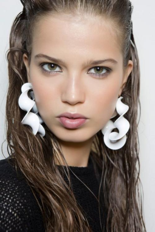 Как визуально увеличить глаза. Макияж для нависшего века и увеличения глаз