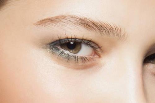 Как визуально увеличить глаза. Макияж для нависшего века и увеличения глаз