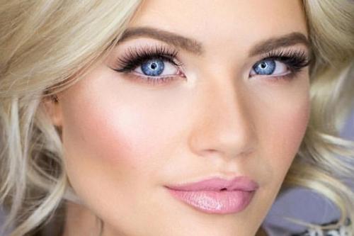 Желтый макияж для голубых глаз. Выбор косметики