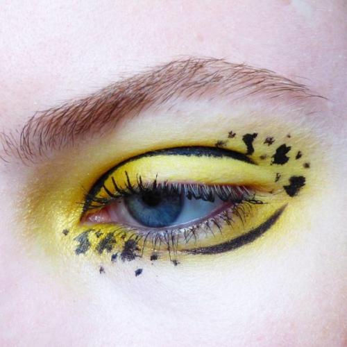 Желтые тени кому идут. Макияж с желтыми тенями: идеи и техники