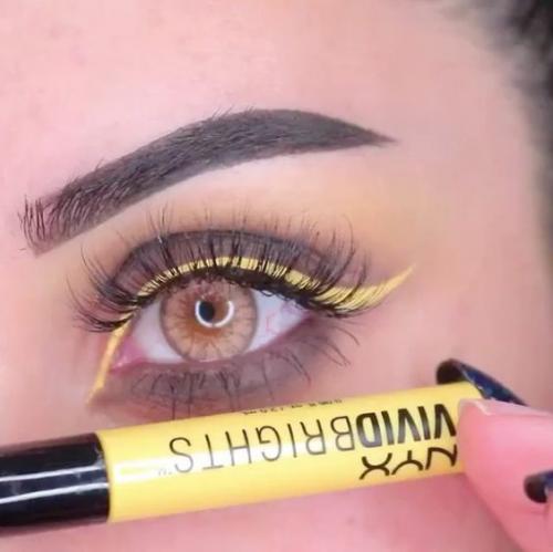 Желтый макияж. Желтые тени — 5 идей для трендового макияжа