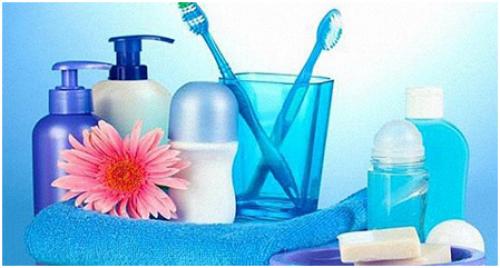 Какие средства для ухода за кожей и волосами рекомендуется избегать для сохранения здоровья кожи и волос