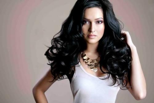 Как вывести черный цвет волос в блонд. Почему сложно выйти из черного цвета волос?