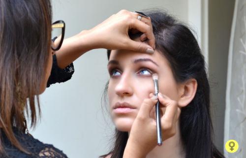 Белые тени для глаз: современный тренд в макияже 05