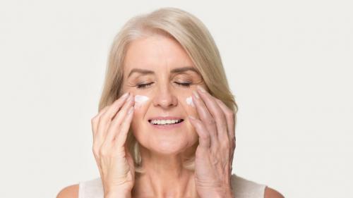 Как ухаживать за собой женщине в 60 лет. Как сохранить молодость после 60: советы косметолога