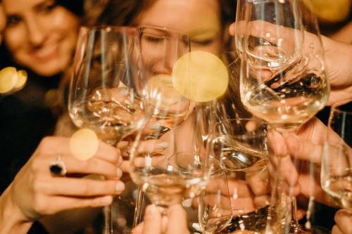 Как провести новогодний корпоратив. Можно ли организовать достойное празднование Нового года своими силами