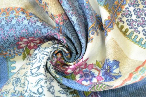 Стиль и удобство в одном: женские джинсы на резинке 01