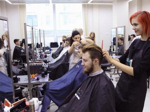 Как сделать волосы совершенно прямыми. Косметические средства для выпрямления волос 10 Как сделать волосы совершенно прямыми. Косметические средства для выпрямления волос 10