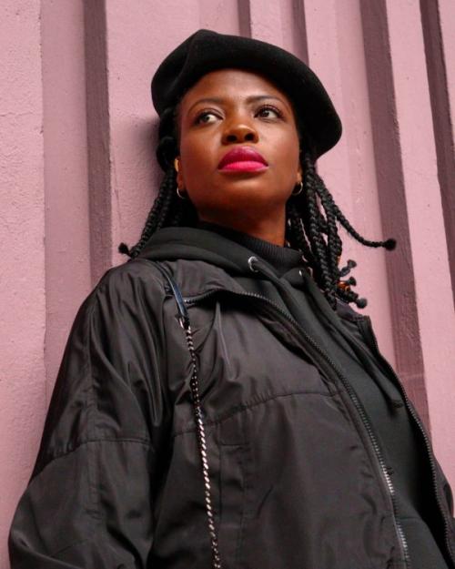 Шапки для полных женщин. 7 головных уборов на холода, которые на полном лице смотрятся мило